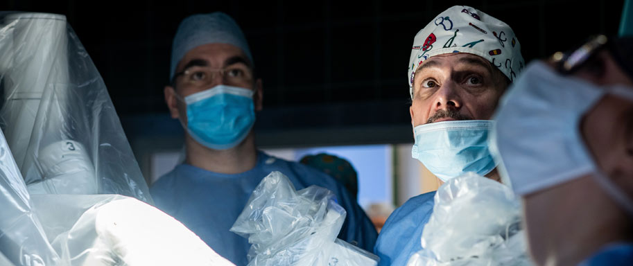 Pierwsze w Polsce operacje usunięcia prostaty w asyście systemu robotycznego da Vinci z wykorzystaniem dwóch konsoli chirurgicznych